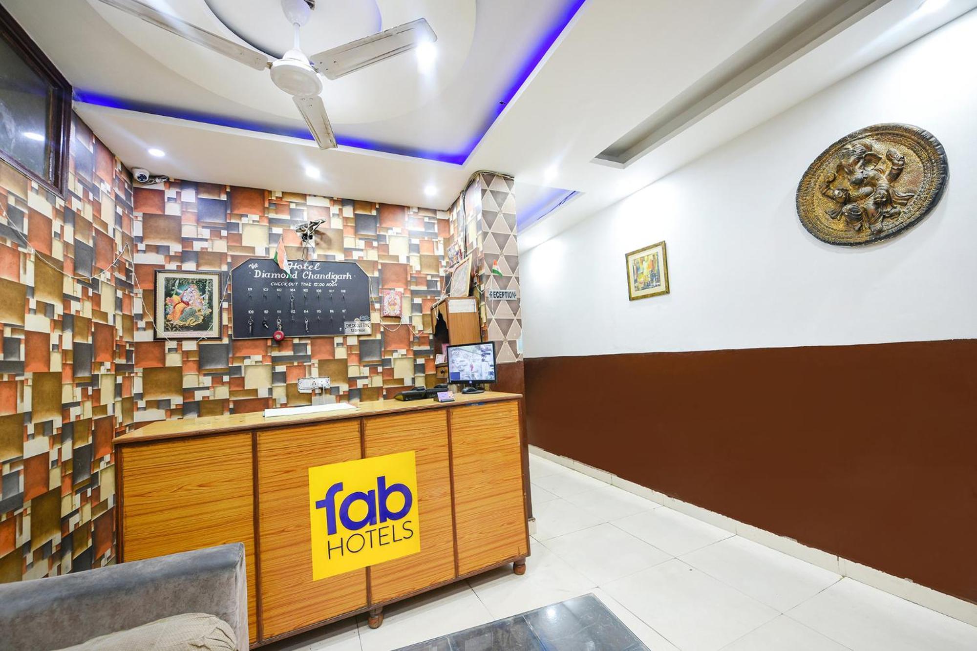 Hotel Fabexpress Diamond Sec 45 à Chandīgarh Extérieur photo