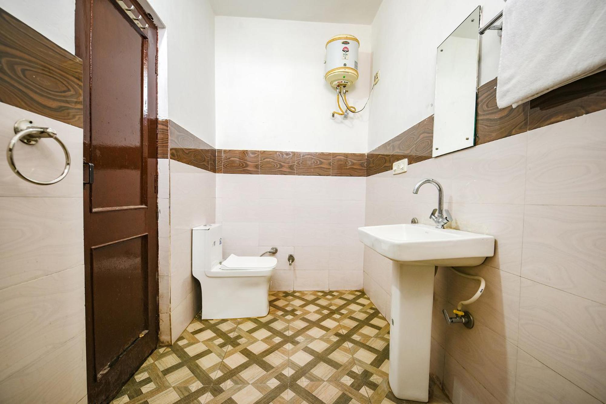 Hotel Fabexpress Diamond Sec 45 à Chandīgarh Extérieur photo