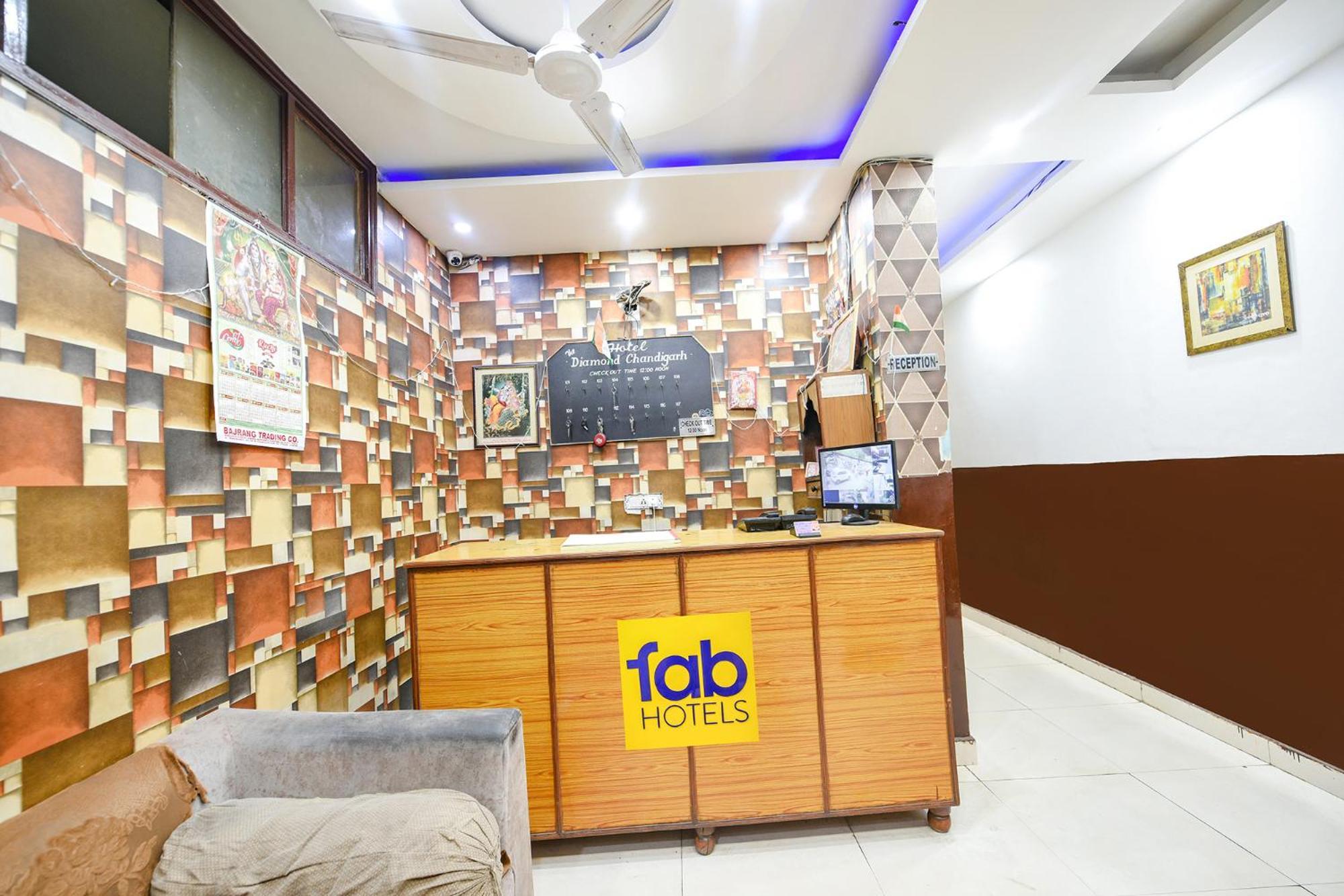 Hotel Fabexpress Diamond Sec 45 à Chandīgarh Extérieur photo